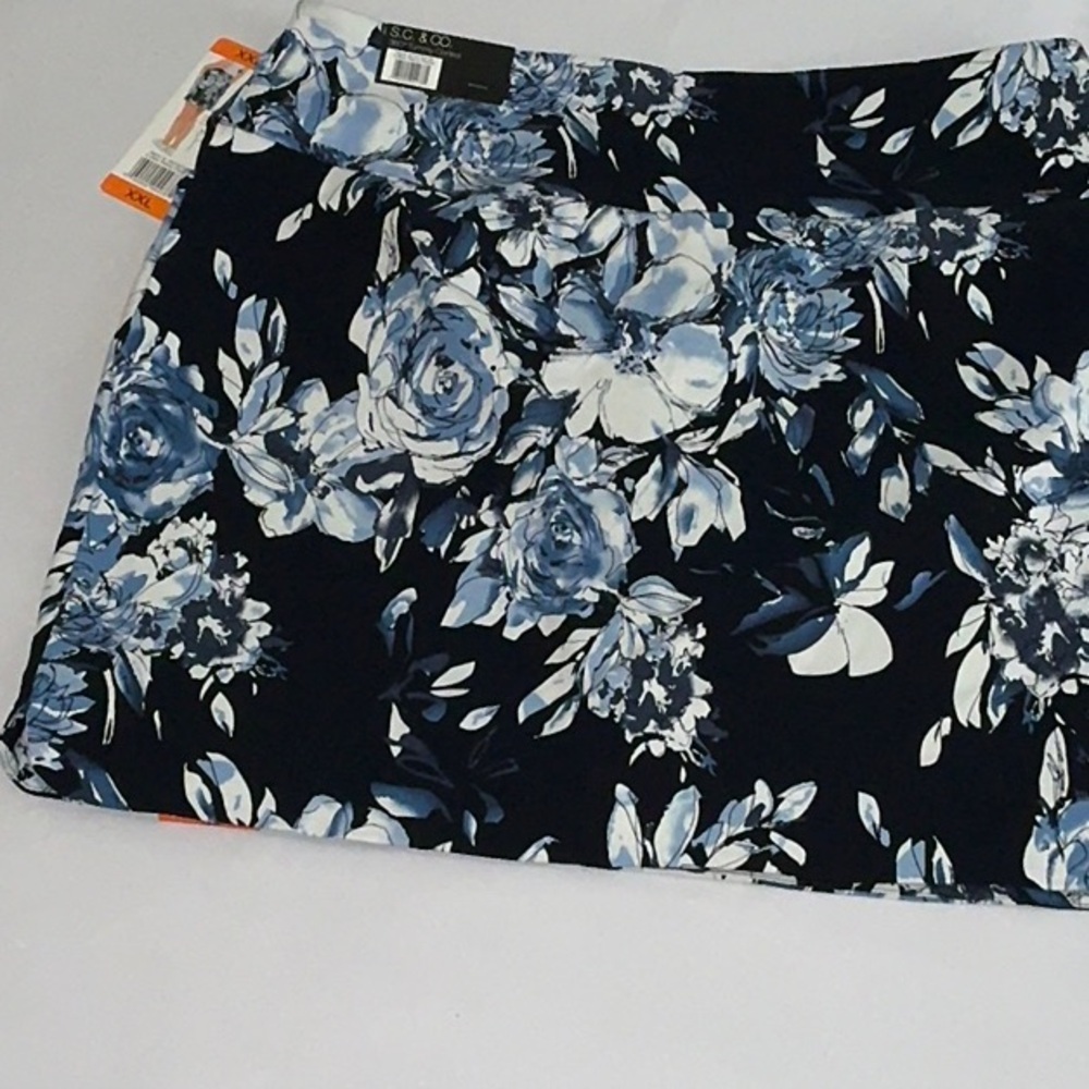 NWT, S.C. & CO. Floral print Skort, Size XXL